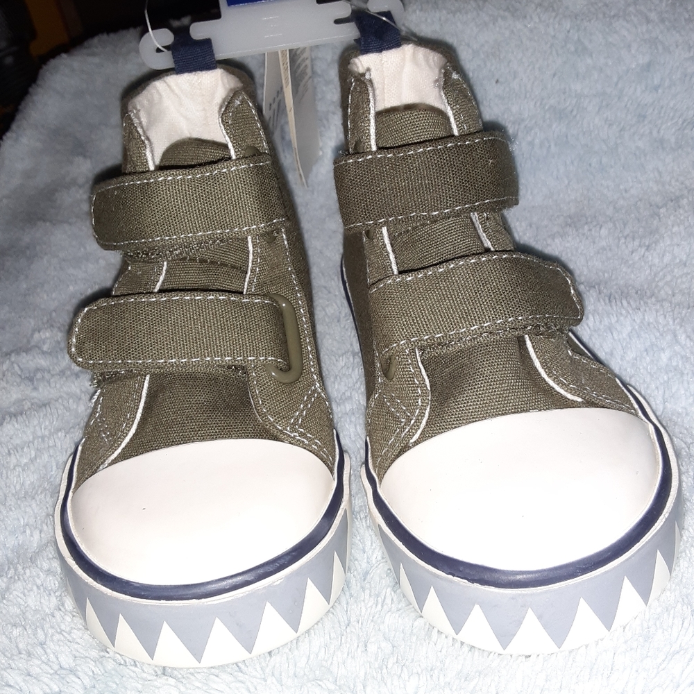 NWT GAP toddler shoes